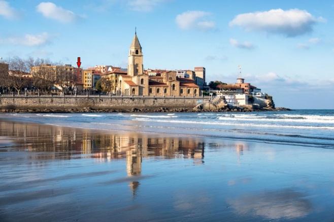 Atico En Cimadevilla Mirando Al Mar Gijon Bagian luar foto
